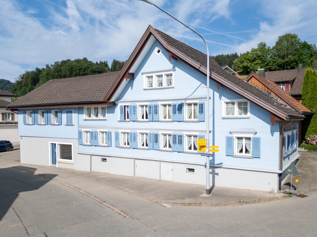 Mehrfamilienhaus mit 5 Wohnungen und Ladenlokal
