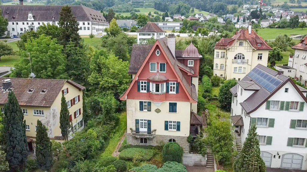 Mehrfamilienhaus mit 4 Einheiten